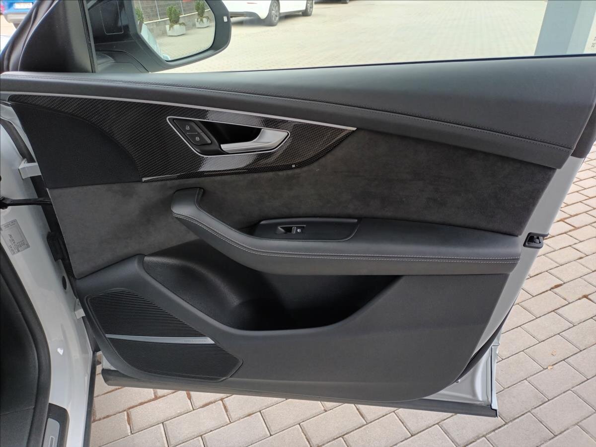 Audi SQ8 SUV / Terénní 4,0 l 320 kw