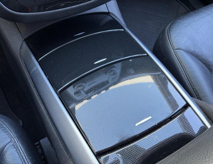 Mercedes-Benz Třídy R Kombi 3,0 l 165 kw