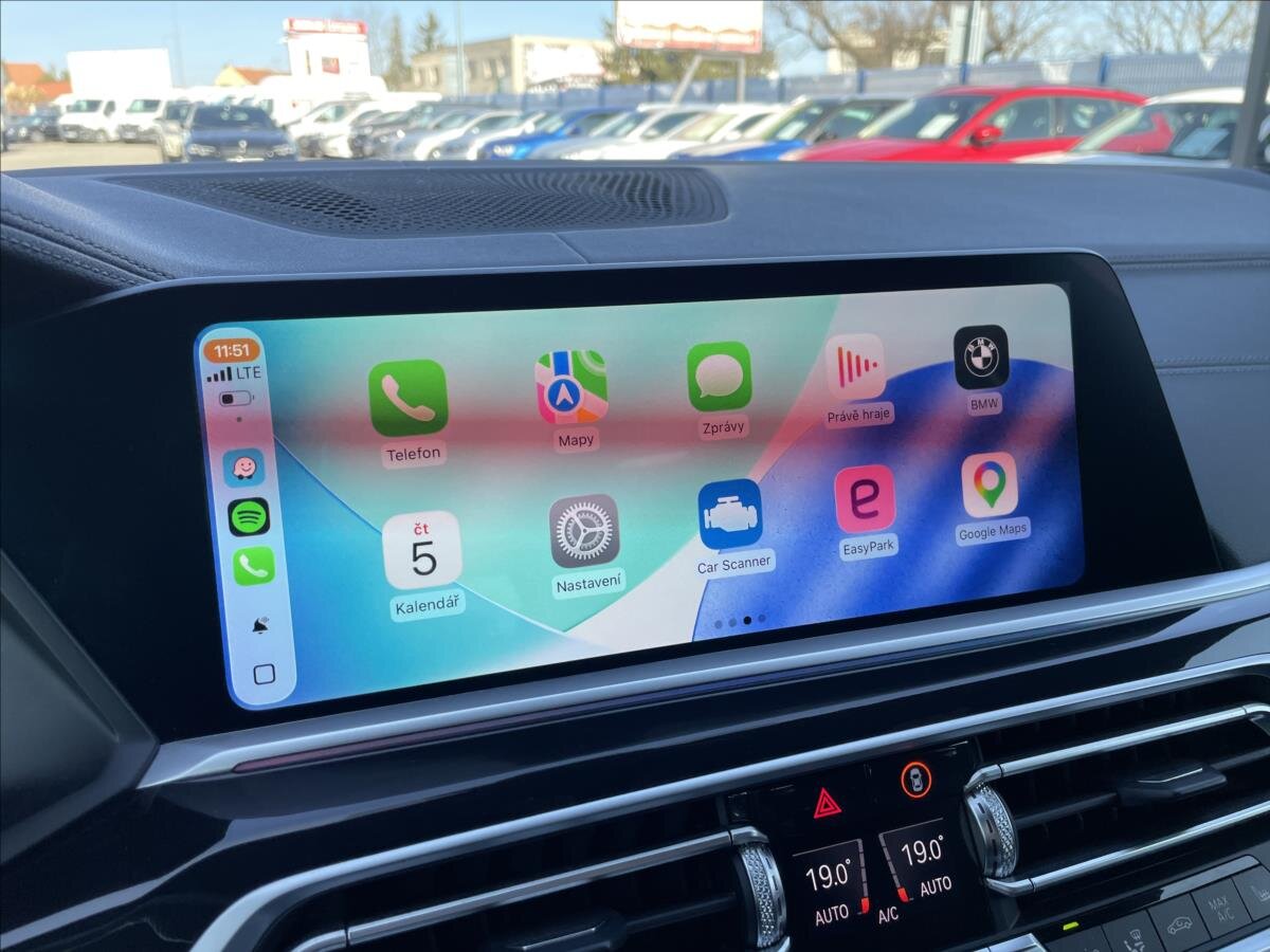 BMW X7 SUV / Terénní 3,0 l 195 kw