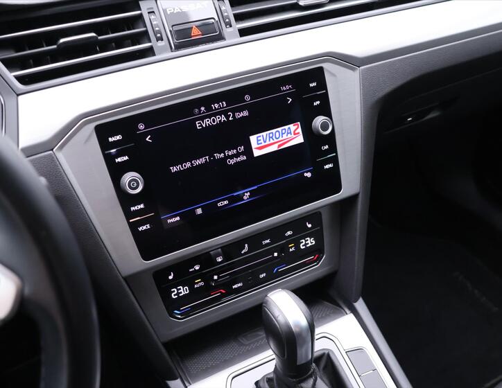 Volkswagen Passat 18