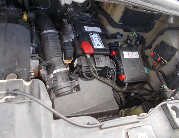 Peugeot Traveller MPV 2,0 l 130 kw