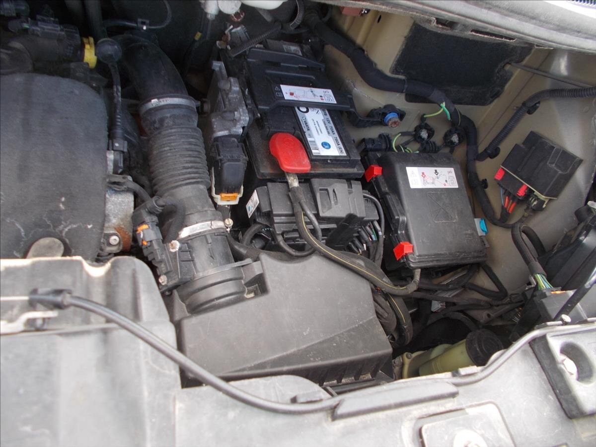 Peugeot Traveller MPV 2,0 l 130 kw