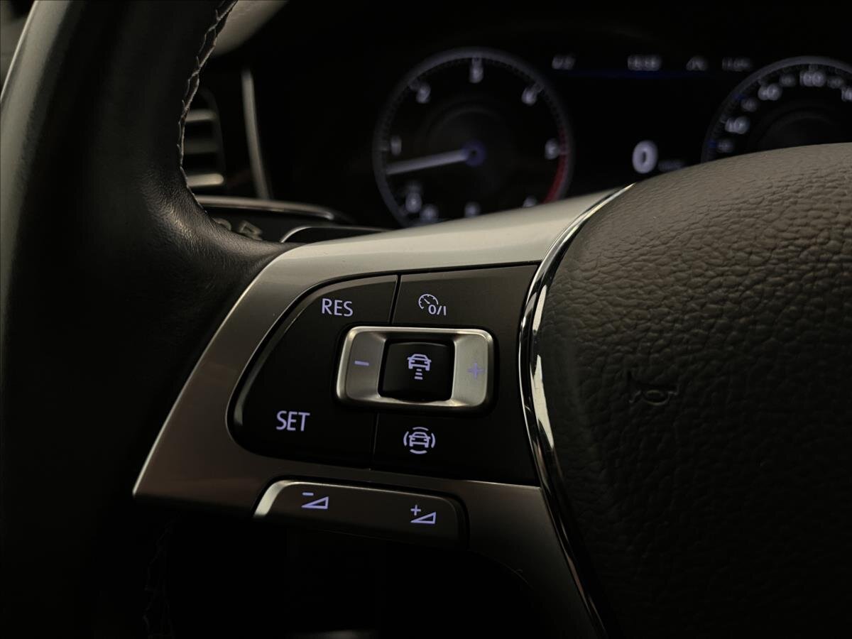 Volkswagen Touareg SUV / Terénní 3,0 l 210 kw