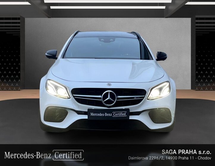 Mercedes-Benz Třídy E 8