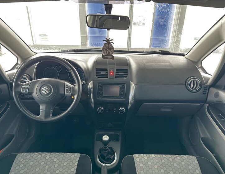 Suzuki SX4 Hatchback 2,0 l 99 kw