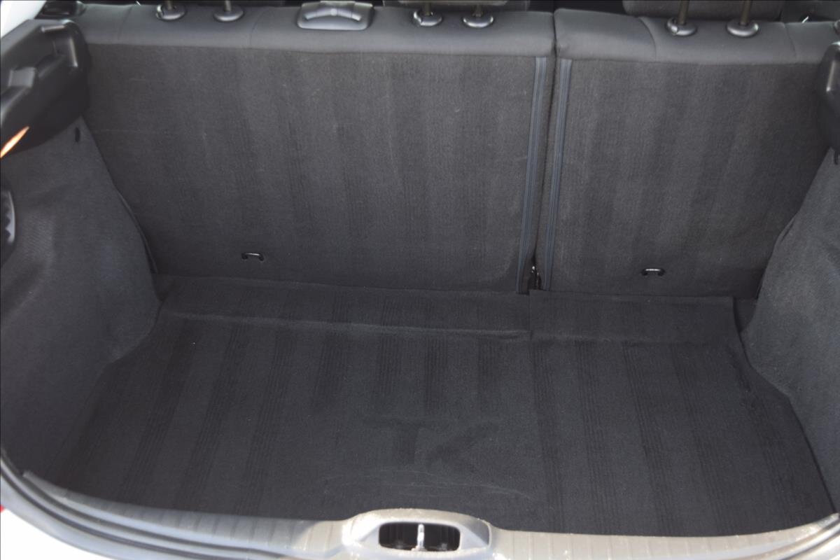 Peugeot 208 Hatchback 1,4 l 50 kw
