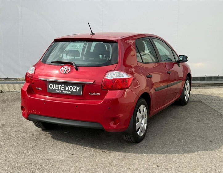 Toyota Auris Hatchback 1,3 l 73 kw