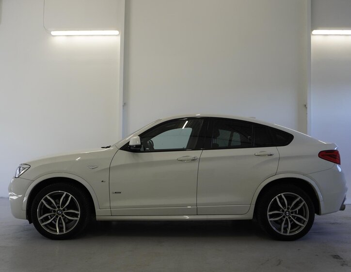 BMW X4 SUV / Terénní 3,0 l 230 kw