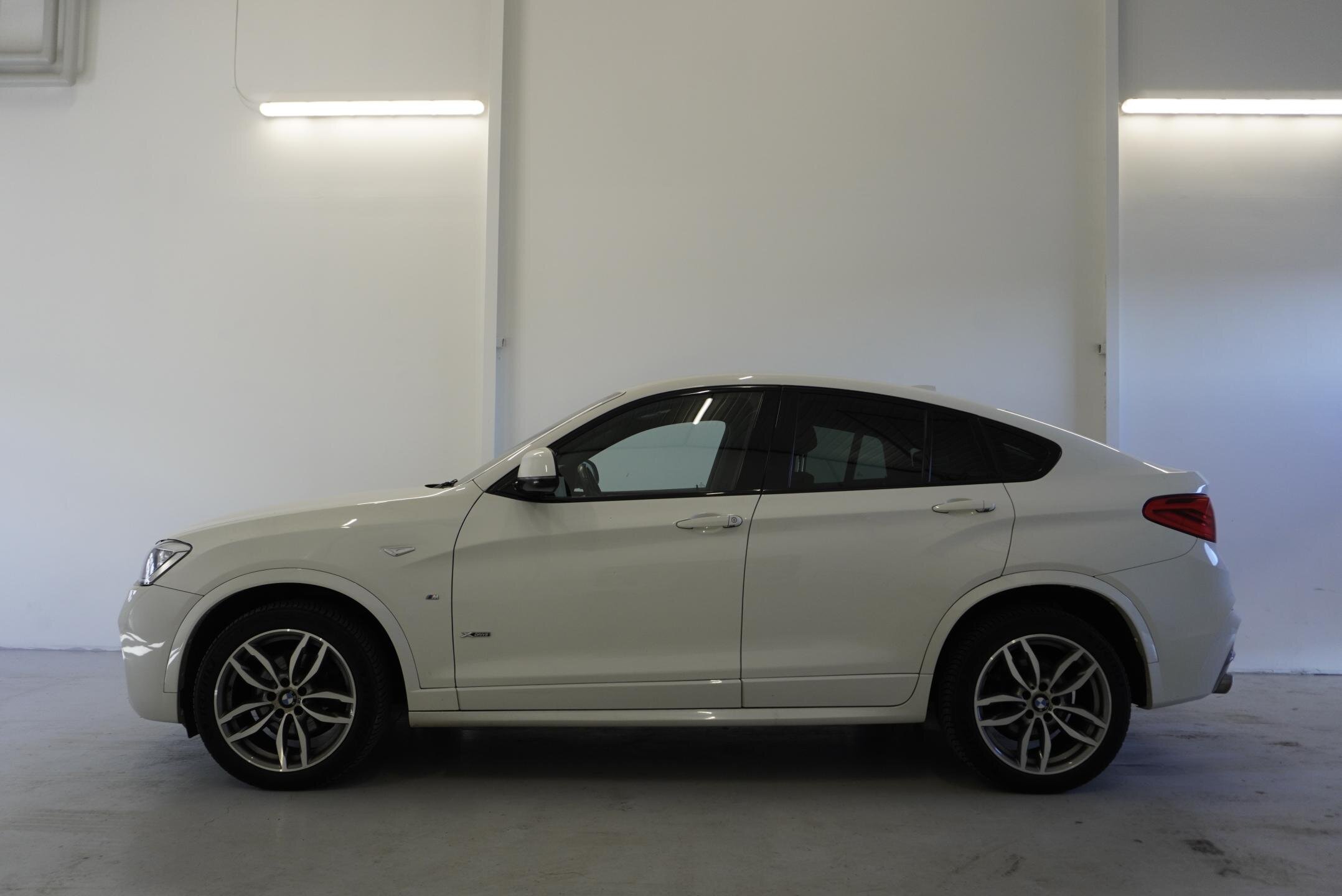 BMW X4 SUV / Terénní 3,0 l 230 kw