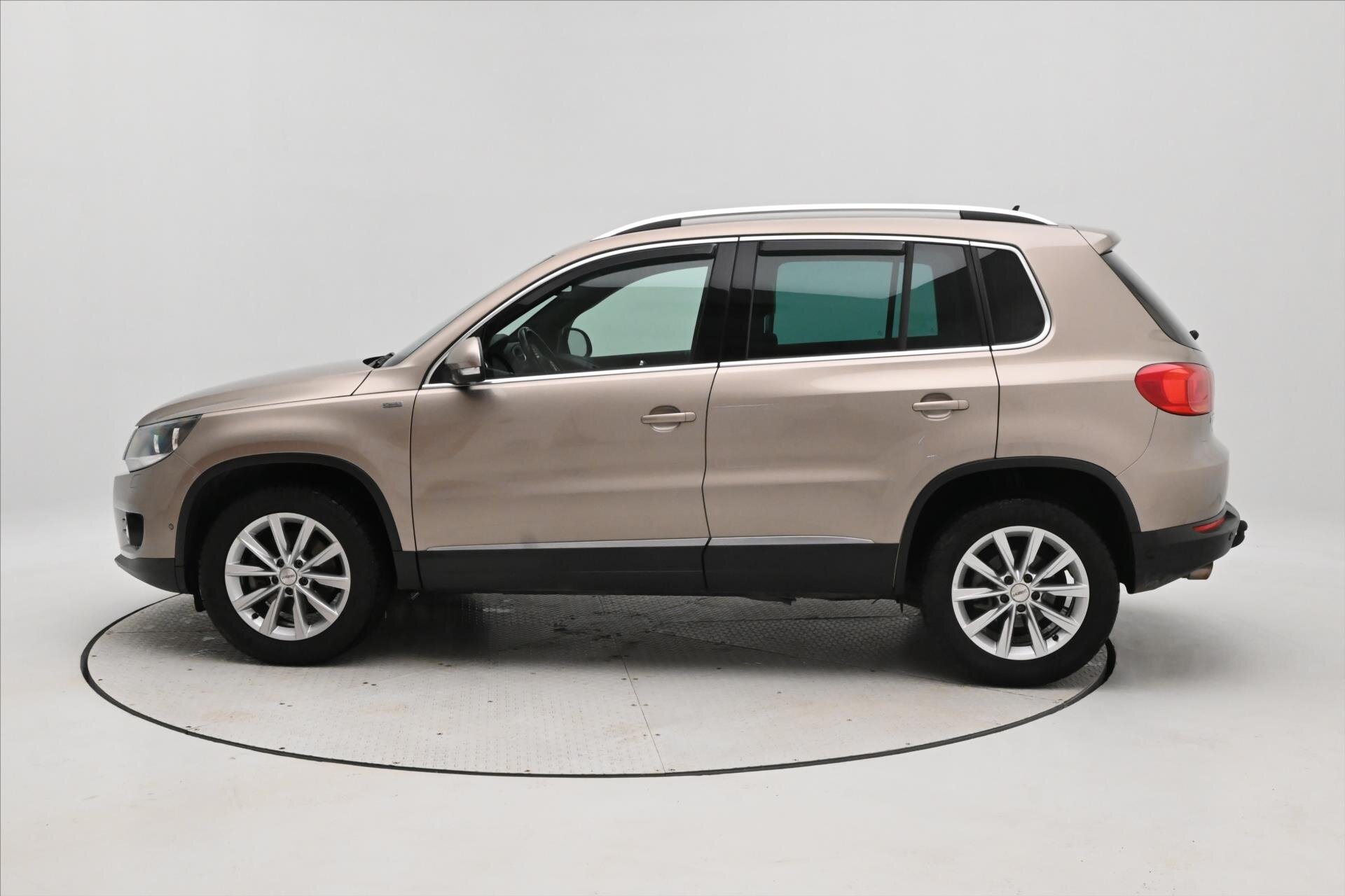 Volkswagen Tiguan SUV 2,0 l 81 kw