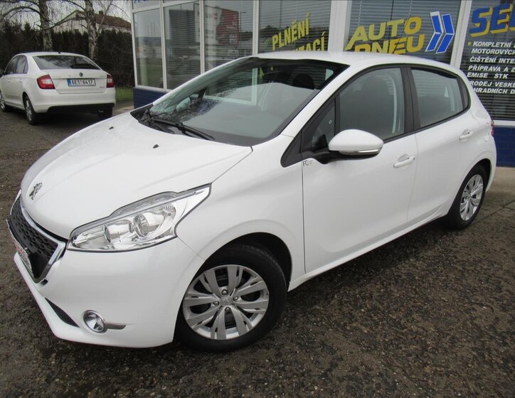 Peugeot 208 Hatchback 1,2 l 60 kw