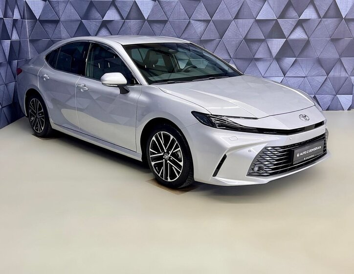 Toyota Camry Sedan / Limuzína 2,5 l 169 kw