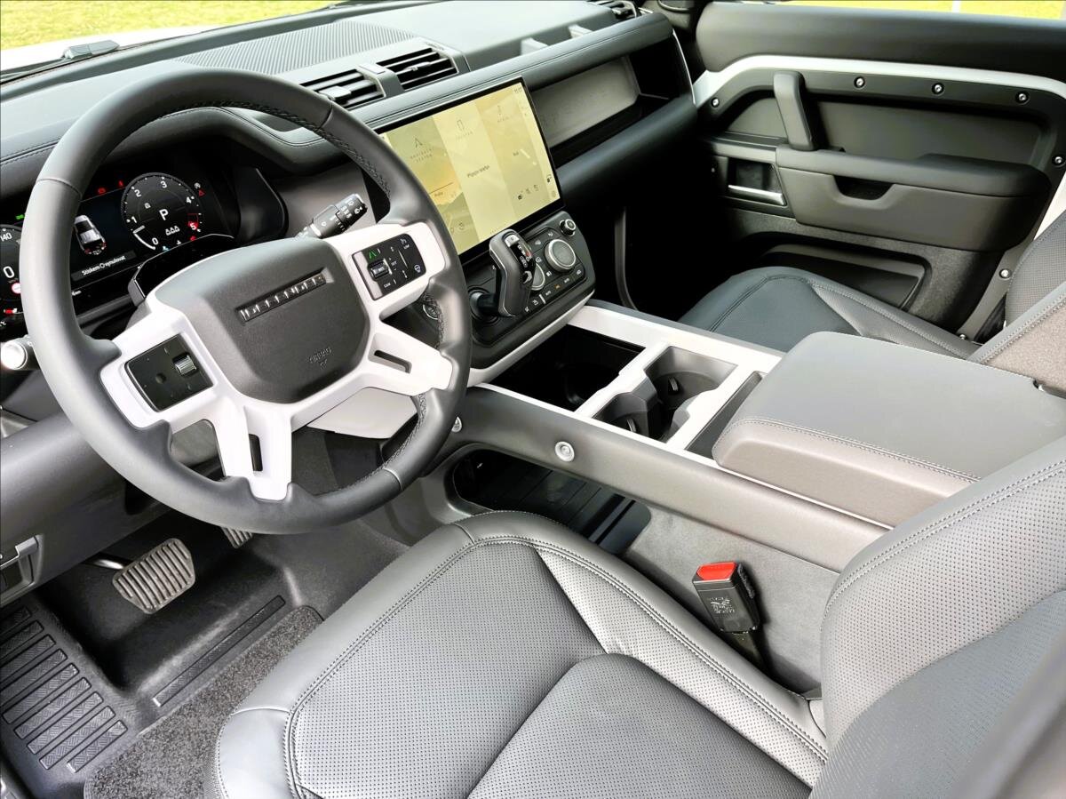 Land Rover Defender SUV / Terénní 3,0 l 147 kw