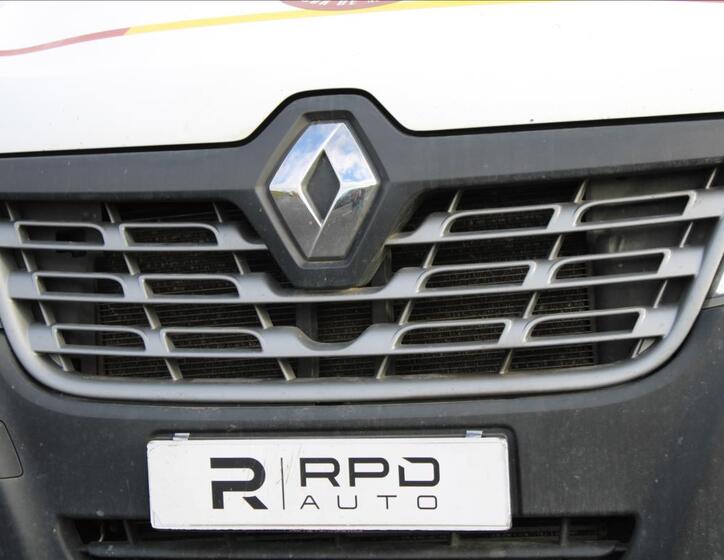 Renault Master 28