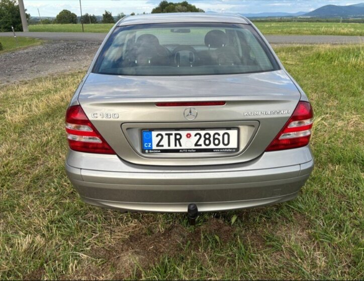 Mercedes-Benz Třídy C Sedan / Limuzína 1,8 l 105 kw
