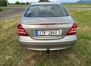 Mercedes-Benz Třídy C Sedan / Limuzína 1,8 l 105 kw