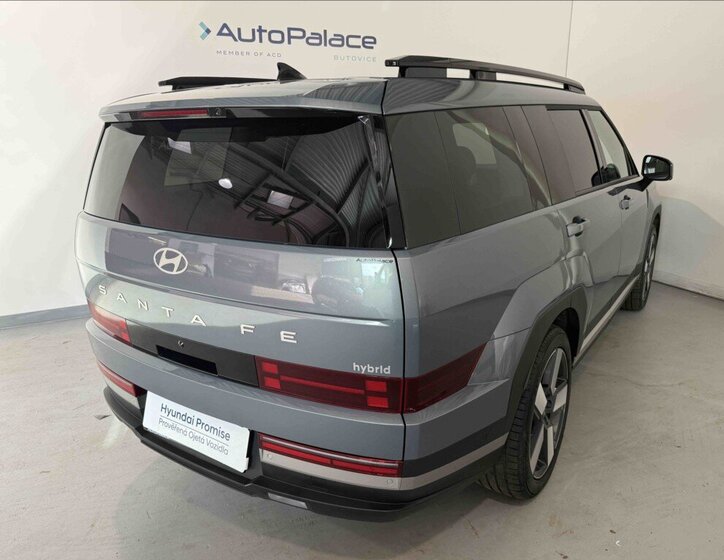 Hyundai Santa Fe SUV 1,6 l 158 kw