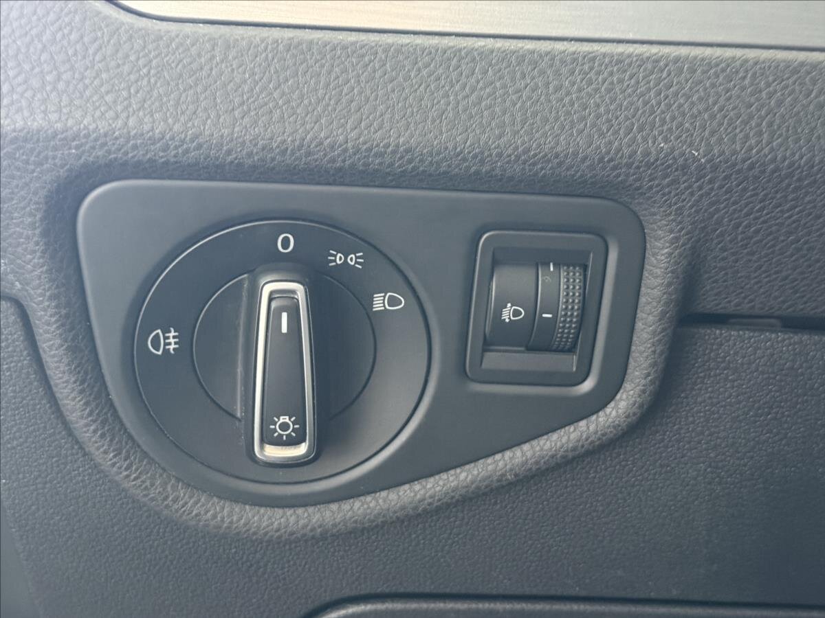 Volkswagen Touran Kombi 1,2 l 81 kw