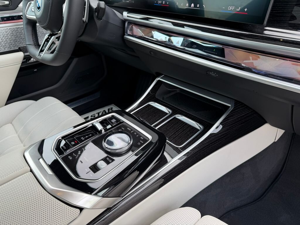 BMW Řada 7 Sedan / Limuzína 3,0 l 360 kw