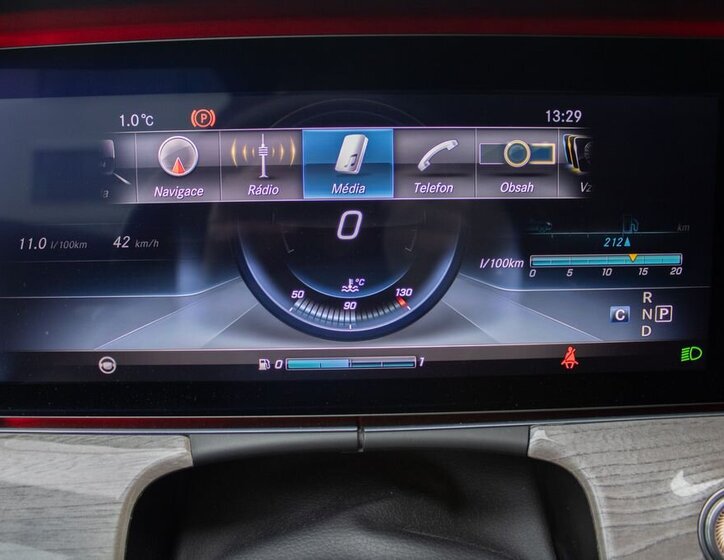 Mercedes-Benz Třídy E 24