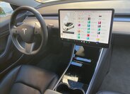 Tesla Model 3 Sedan 0,0 208 kw