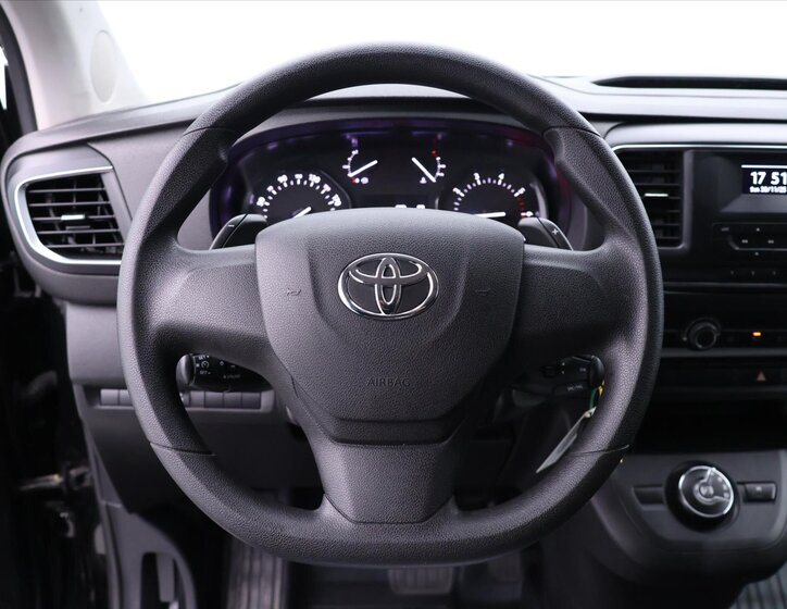 Toyota ProAce 13