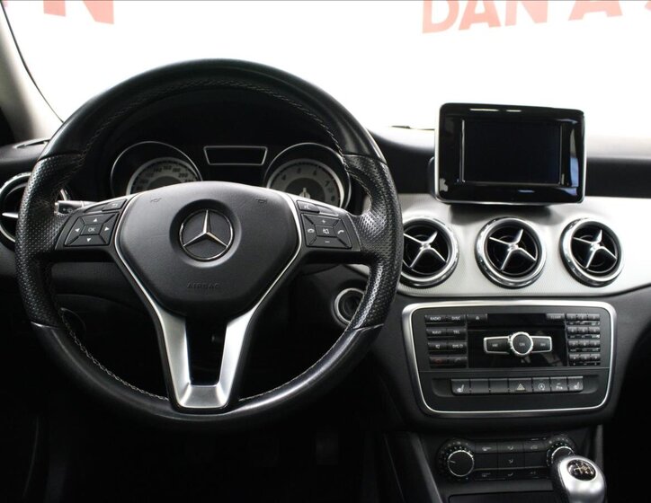 Mercedes-Benz GLA Kombi 1,6 l 90 kw