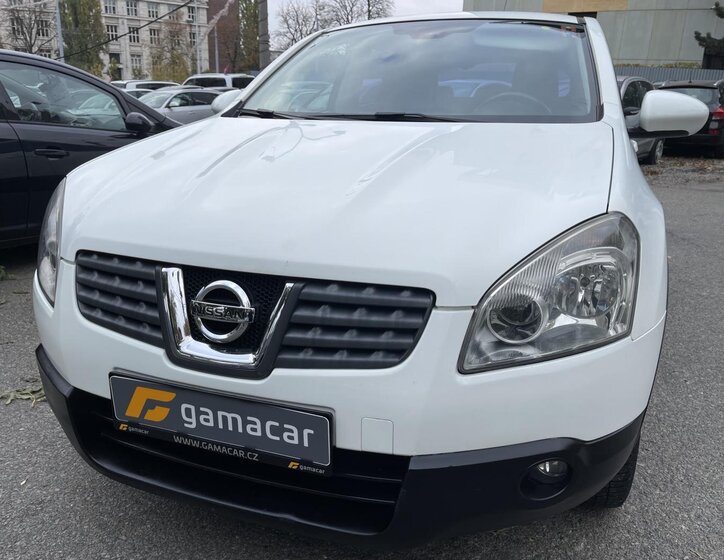 Nissan Qashqai SUV / Terénní 2,0 l 110 kw