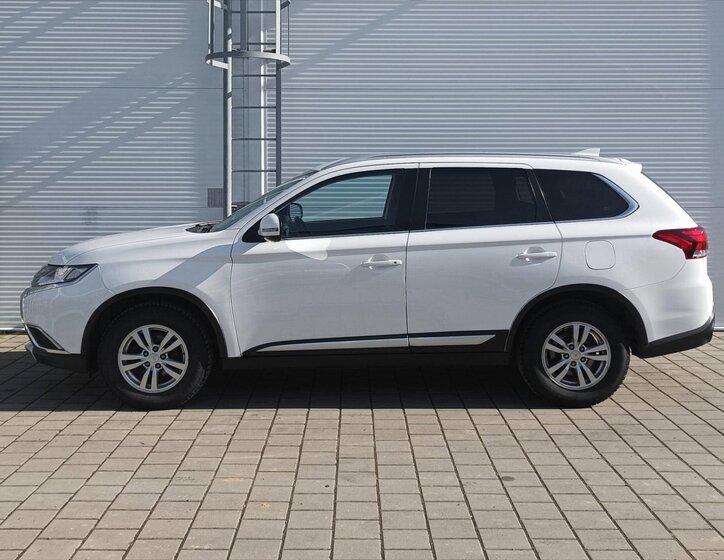 Mitsubishi Outlander SUV 1,9 l 110 kw
