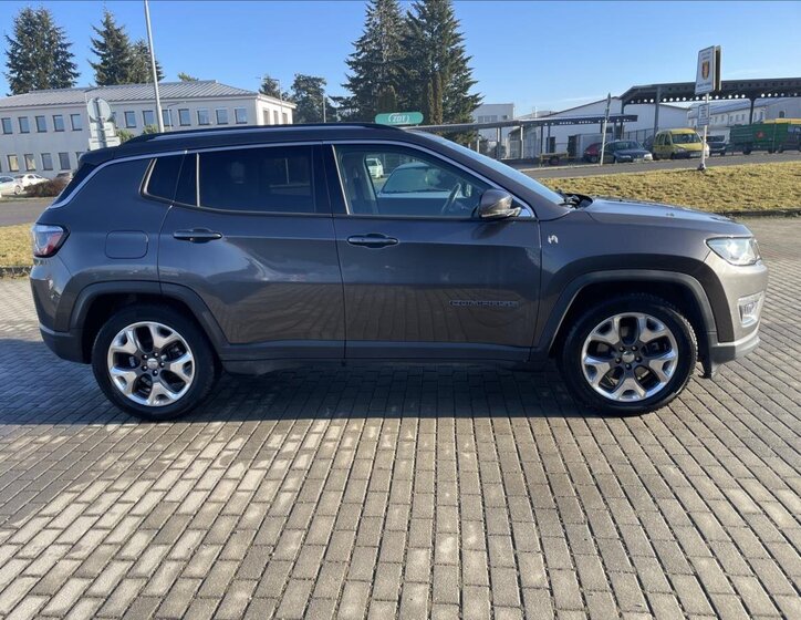 Jeep Compass 5