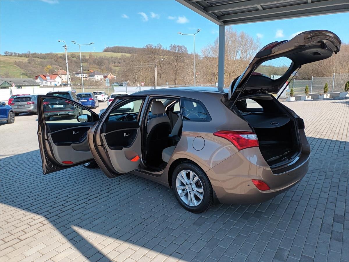 Hyundai i30 Kombi 1,6 l 99 kw