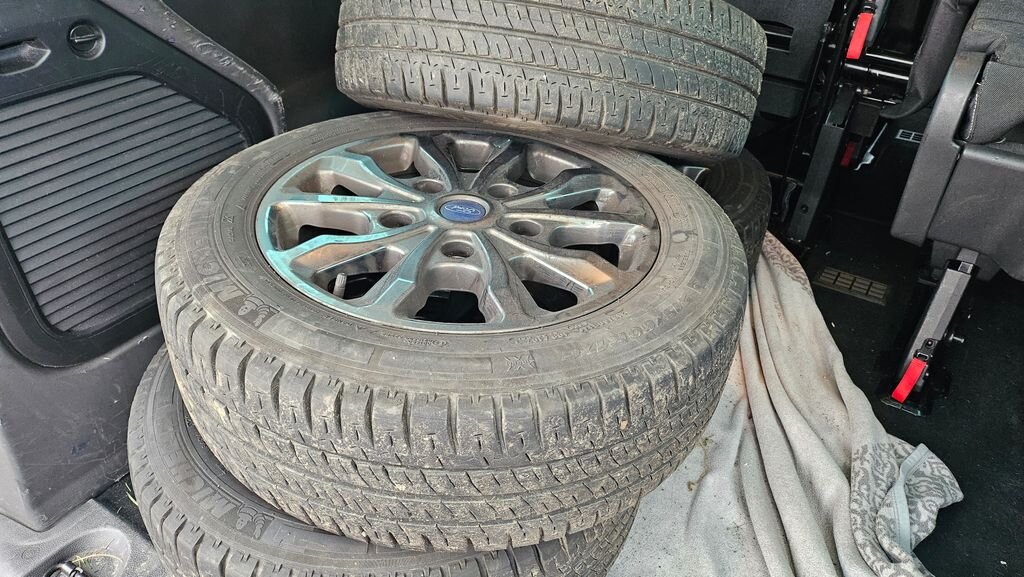 Ford Tourneo Custom VAN-Minibus 2,0 l 96 kw