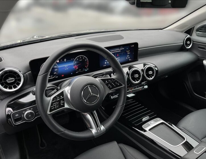 Mercedes-Benz Třídy A Hatchback 1,3 l 120 kw