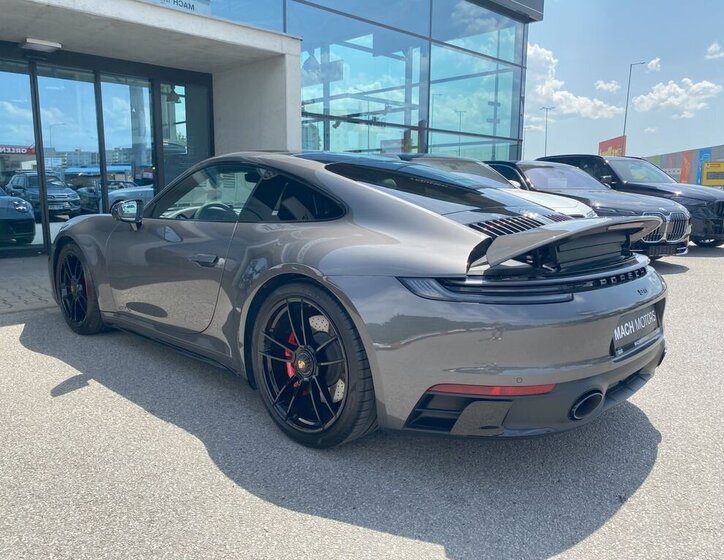 Porsche 911 Kupé 3,0 l 353 kw