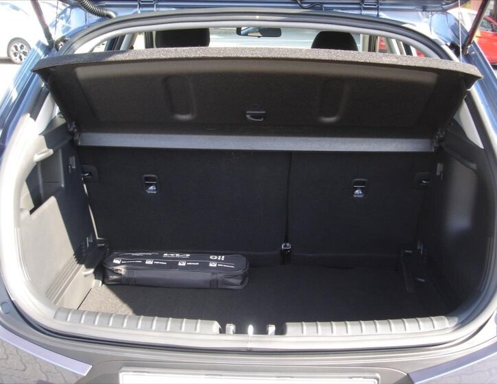 KIA Stonic SUV 1,2 l 58 kw