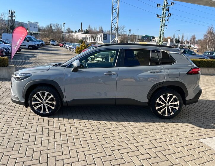 Toyota Corolla Cross SUV / Terénní 2,0 l 112 kw