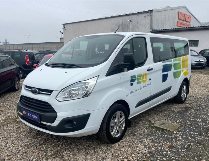 Ford Tourneo Custom 1