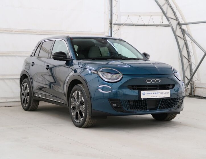 Fiat 600 Hatchback 1,2 l 100 kw