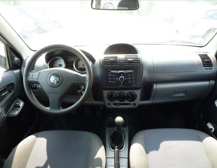 Suzuki Ignis Kombi 1,5 l 73 kw