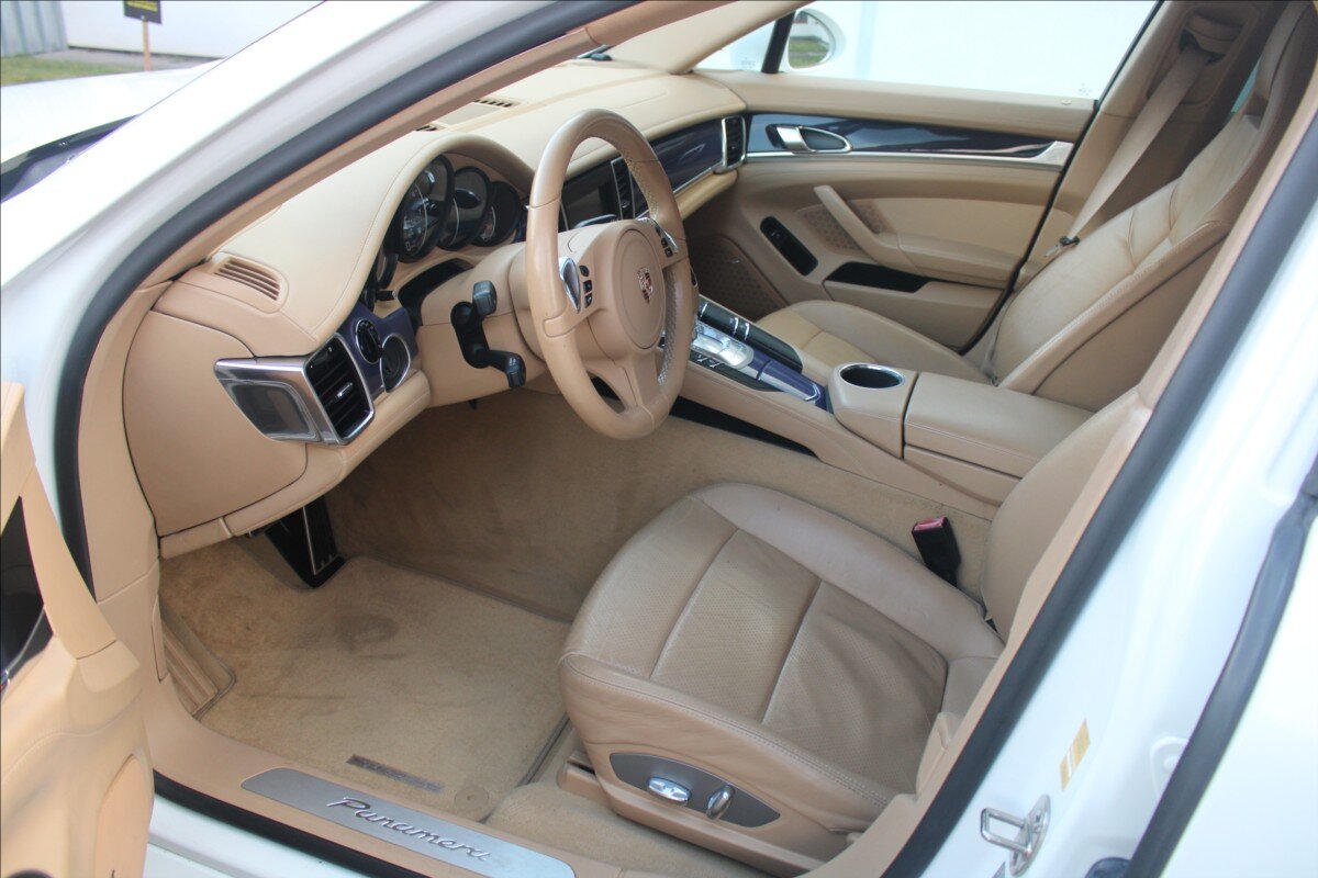 Porsche Panamera Hatchback 3,6 l 220 kw