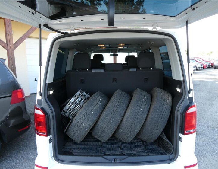 Volkswagen Multivan 17