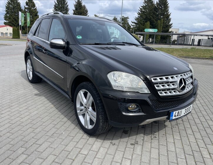 Mercedes-Benz Třídy M SUV / Terénní 3,0 l 165 kw