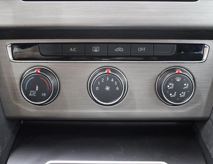 Volkswagen Passat 24