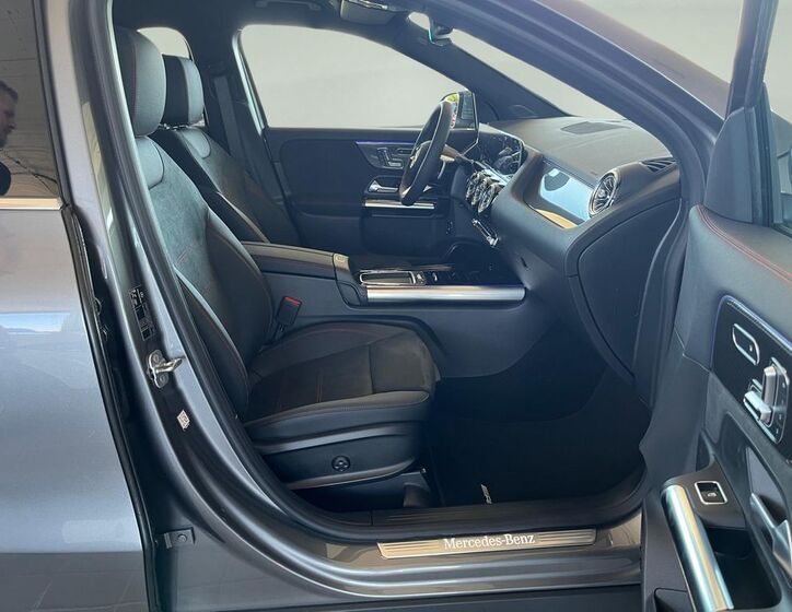 Mercedes-Benz GLA 17