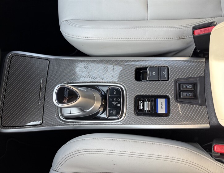 Mitsubishi Outlander 17