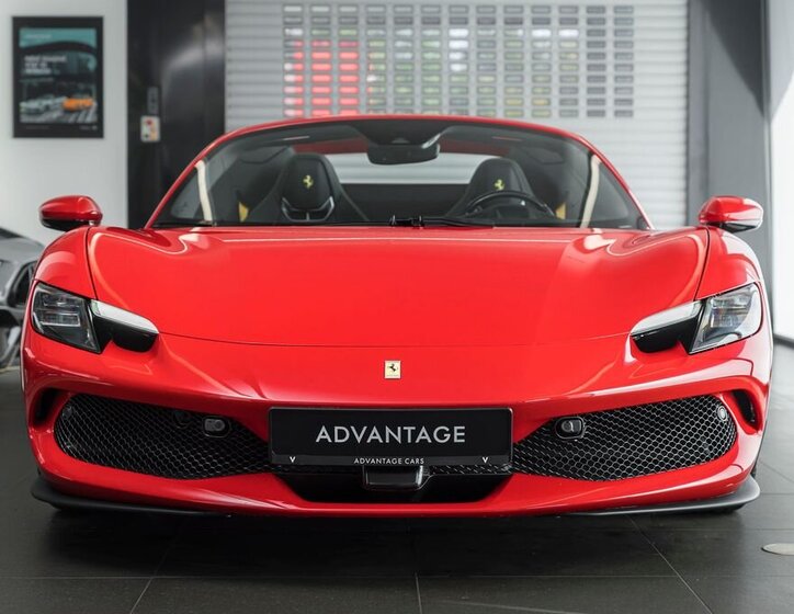 Ferrari Ostatní Kupé 3,0 l 610 kw