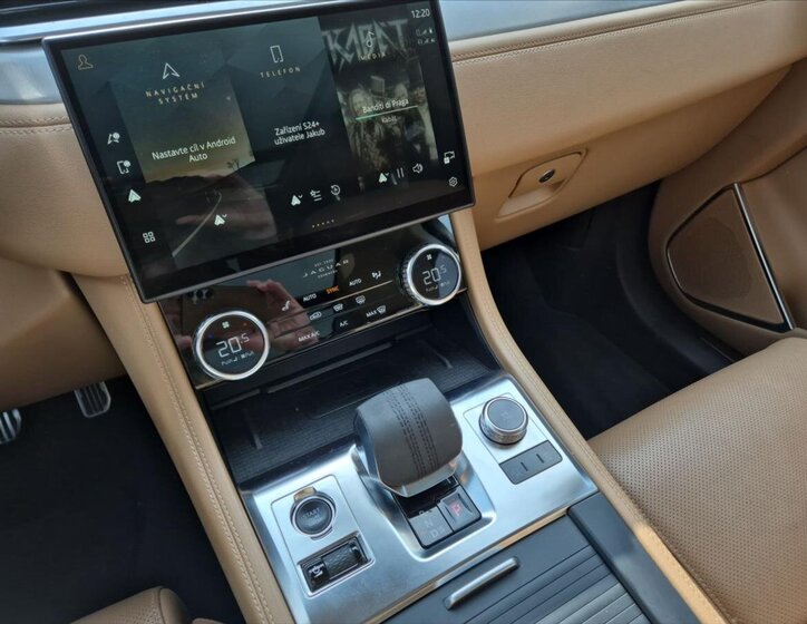 Jaguar F-Pace SUV / Terénní 2,0 l 150 kw