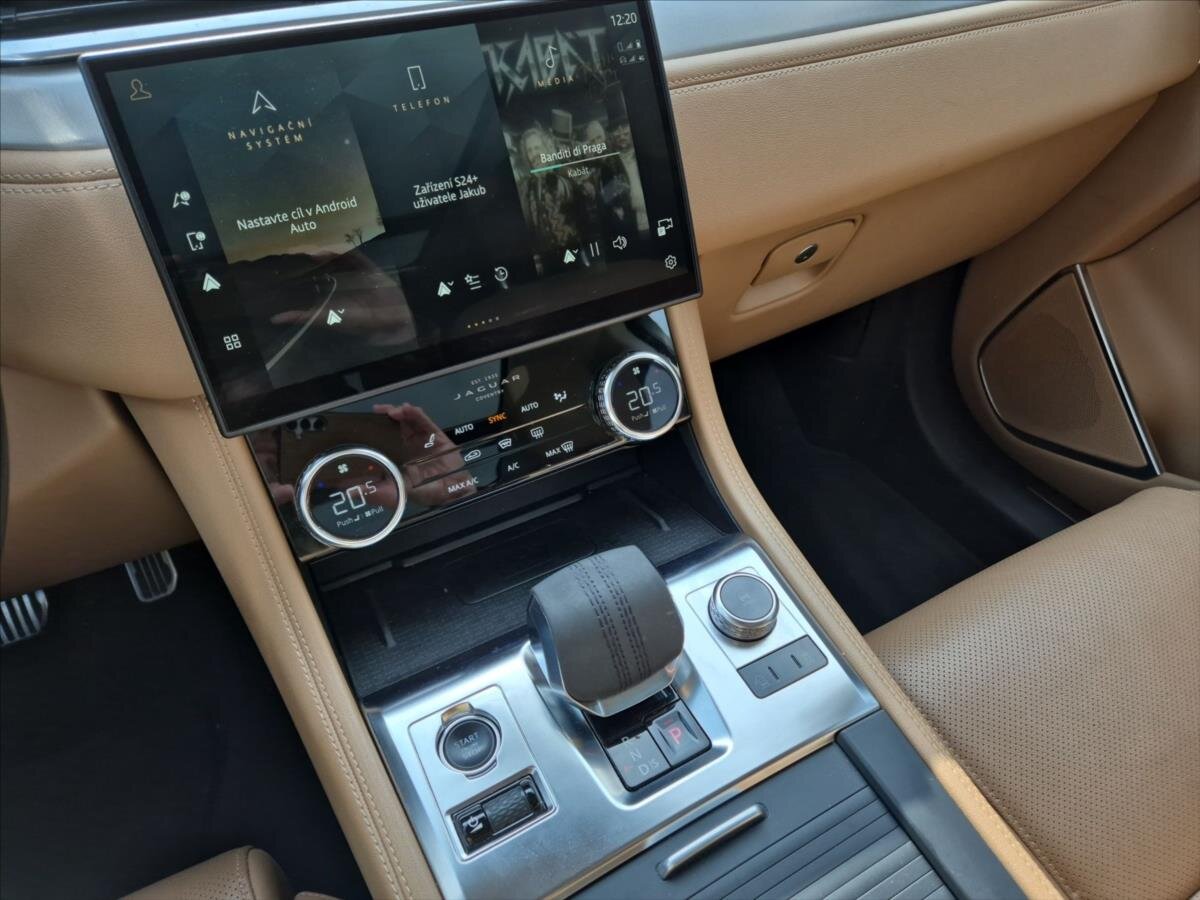 Jaguar F-Pace SUV / Terénní 2,0 l 150 kw