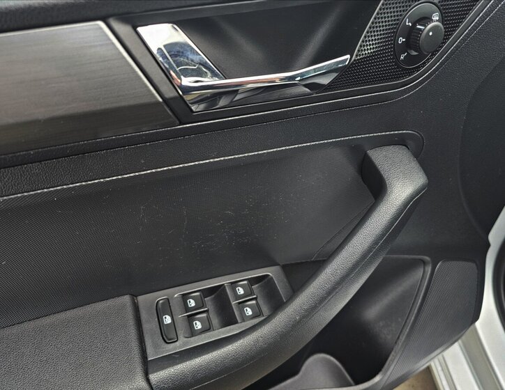 Škoda Rapid Hatchback 999,0 70 kw