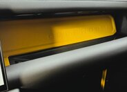 Land Rover Defender 19